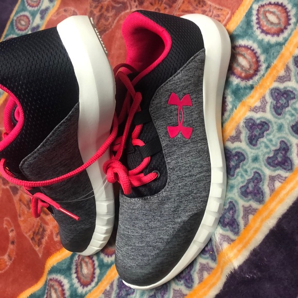 Girl size sneaker - Picture 3 of 3